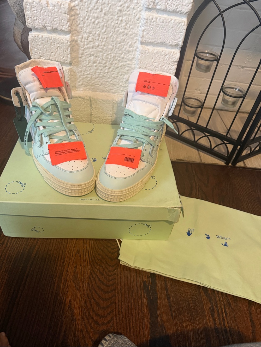 NEW IN BOX! Off-White c/o Virgil Albloh Off-Court 3.0 High white/mint sneakers.